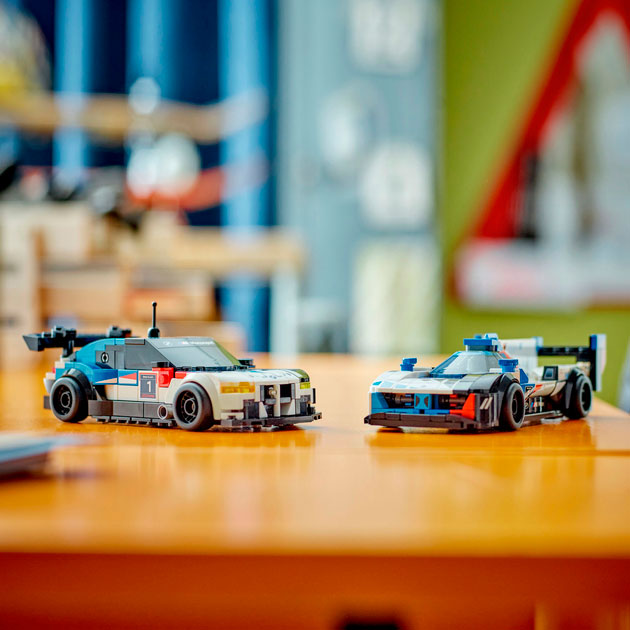 В Україні Конструктор LEGO Speed Champions Автомобілі для гонок BMW M4 GT3 та BMW M Hybrid V8 (76922)