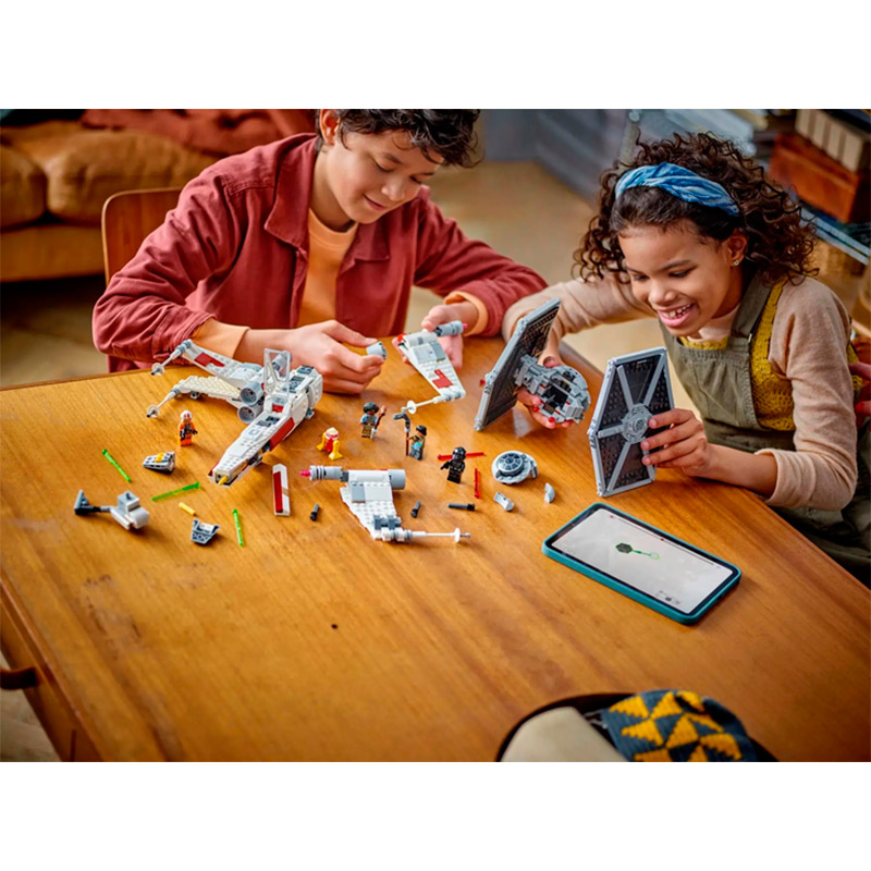 Изображение Конструктор LEGO Star Wars Гибрид TIE Fightera i X-Winga 1063 элемента (75393)