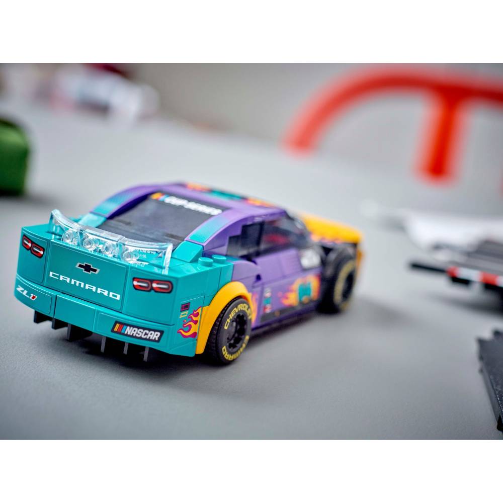 Фото 22 Конструктор LEGO Speed Champions Nascar Next Gen Chevrolet Camaro ZL1 (76935)