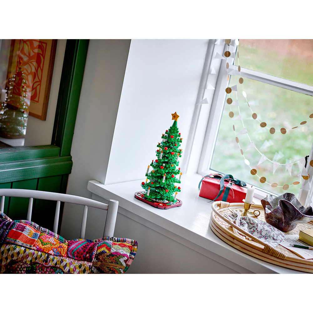 Фото Конструктор LEGO Новогодняя елка 784 детали (40573)