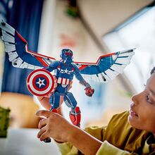 Конструктор LEGO Marvel Фігурка Нового Капітана Америка для збирання 359 деталей (76296)