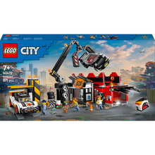 Конструктор LEGO City Сміттєзвалище з автомобілями 871 деталь (60472)