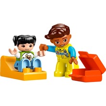 Конструктор LEGO DUPLO Скорая помощь и водитель 19 деталей (10447)