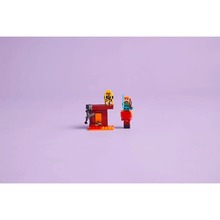 Конструктор LEGO Minecraft Битва с лавой в Незере 99 деталей (21266)