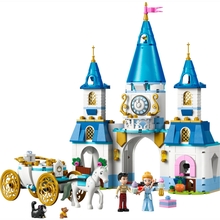 Конструктор LEGO Disney Princess Замок Золушки и карета 596 деталей (43275)