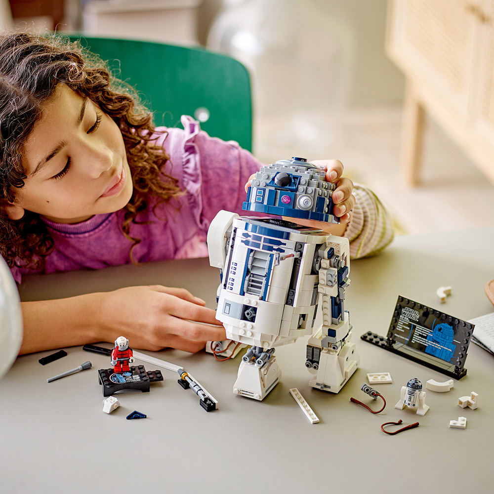 Фото Конструктор LEGO Star Wars R2-D2 1050 деталей (75379)