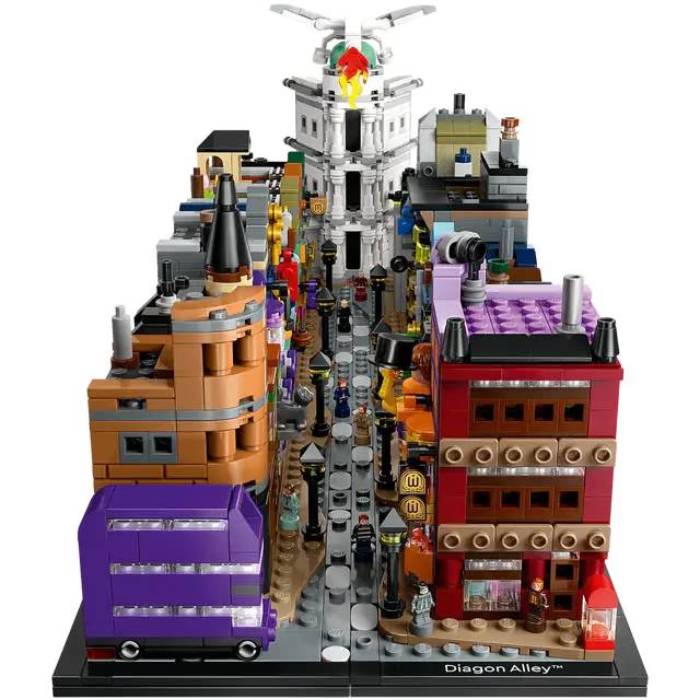 Конструктор LEGO Harry Potter Алея Діагон. Чаклунські магазини 2750 ел (76444) Тематика герої фільмів і мультфільмів