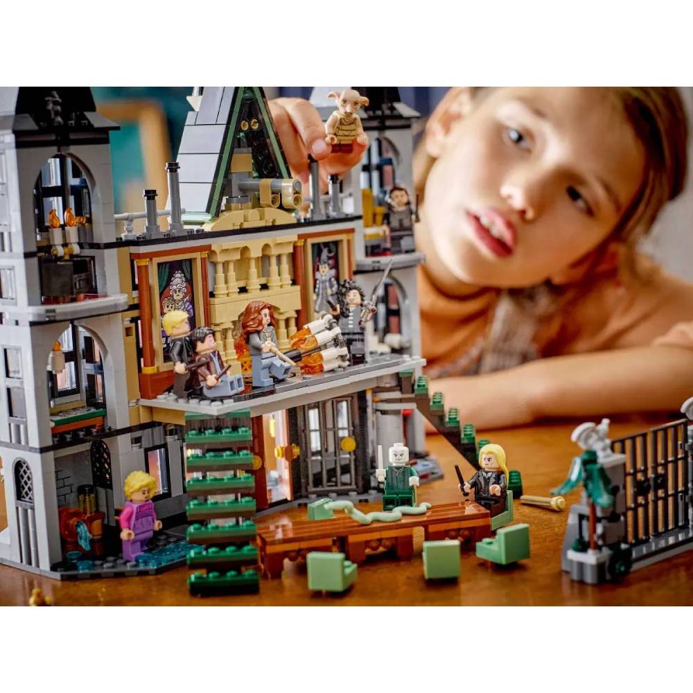 Изображение Конструктор LEGO Harry Potter Имение семьи Малфой 1601 эл (76453)