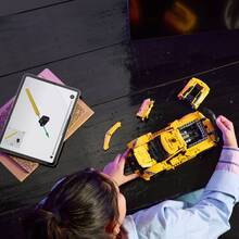 Конструктор LEGO Technic Chevrolet Corvette Stingray 732 деталі (42205)
