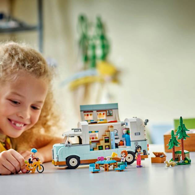 Замовити Конструктор LEGO Friends Пригоди на фургоні дружби 778 деталей (42663)