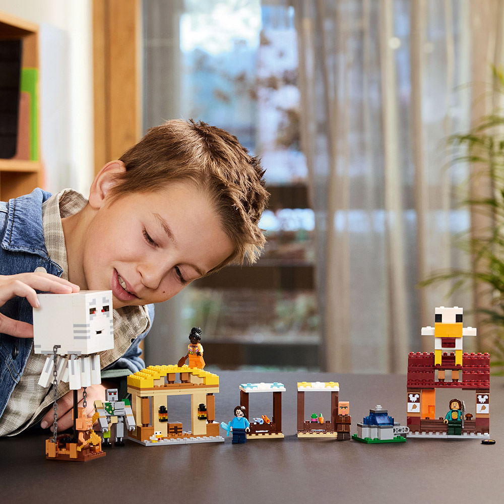 Конструктор LEGO Minecraft Напад на село з повітряною кулею Гаст 555 деталей (21273) Кріплення блок
