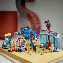 Конструктор LEGO Super Heroes Marvel Лабораторія Залізної Людини: зал обладунків 384 ел (76315)