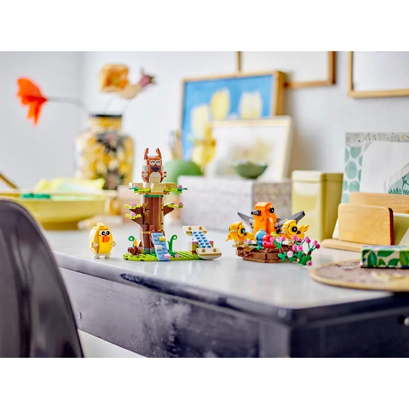 Зовнішній вигляд Конструктор LEGO Iconic Весняний майданчик для тварин 172 деталей (40709)