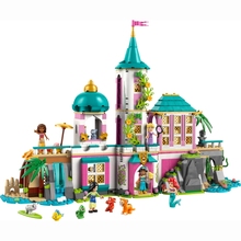 Конструктор LEGO Disney Princess Замок принцеси та королівські улюбленці 787 деталей (43267)