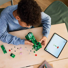 Конструктор LEGO Minecraft Крипер 665 деталей (21276)