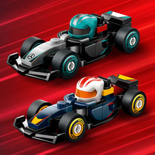 Конструктор LEGO Minifigures Колекційні автомобілі для гонок F1 29 деталей (71049)