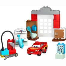 Конструктор LEGO DUPLO Disney Визит МакКвина в гараж Дока 35 деталей (10456)