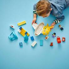 Конструктор LEGO DUPLO Town Впервые в аэропорту 23 детали (10443-)
