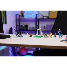 Конструктор LEGO Fortnite Лагерь Peely и Sparkplug 250 деталей (77075)
