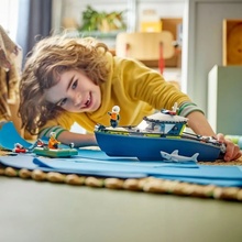 Конструктор LEGO City Погоня на поліцейському катері (60456)