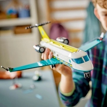Конструктор LEGO City Самолет скорой помощи (60465)