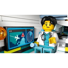 Конструктор LEGO City Самолет скорой помощи (60465)