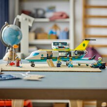 Конструктор LEGO City Самолет скорой помощи (60465)
