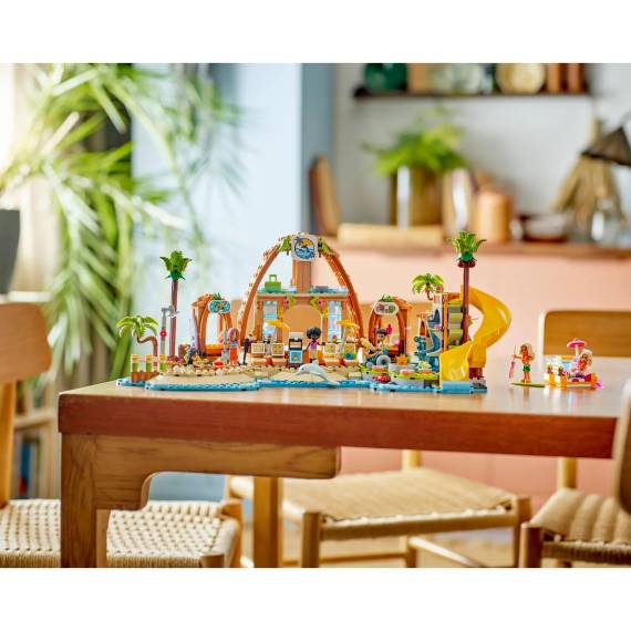 Зображення Конструктор LEGO Friends Пляжний курорт для сімейного відпочинку 1140 деталей (42673)