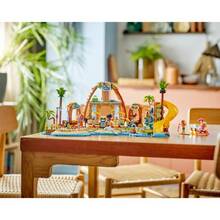 Конструктор LEGO Friends Пляжний курорт для сімейного відпочинку 1140 деталей (42673)