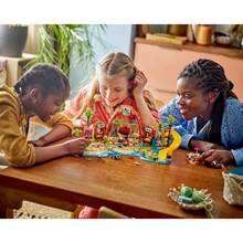 Конструктор LEGO Friends Пляжний курорт для сімейного відпочинку 1140 деталей (42673)