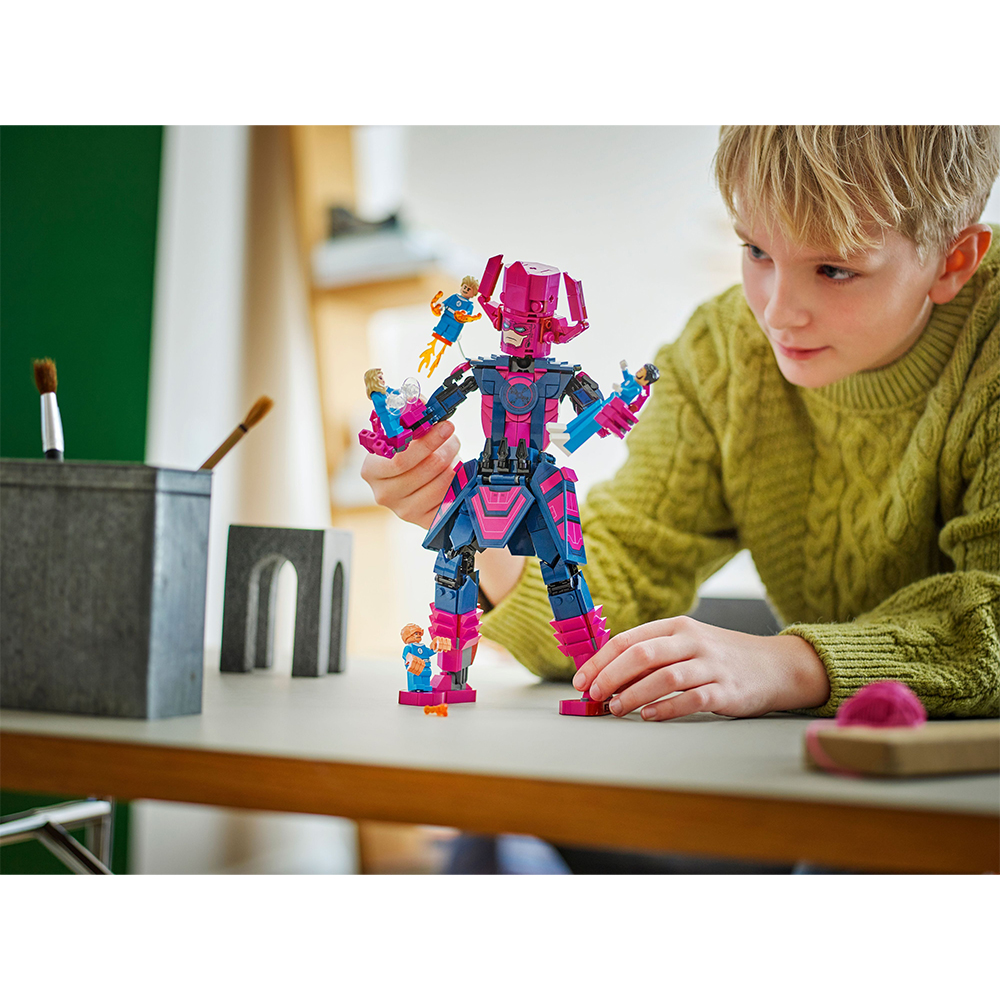Замовити Конструктор LEGO Super Heroes Фантастична четвірка проти Галактуса (76316)