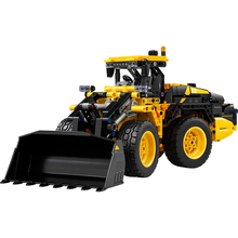 Конструктор LEGO Technic Колесный загрузчик Volvo L120 Electric (42209)