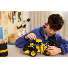 Конструктор LEGO Technic Колесный загрузчик Volvo L120 Electric (42209)