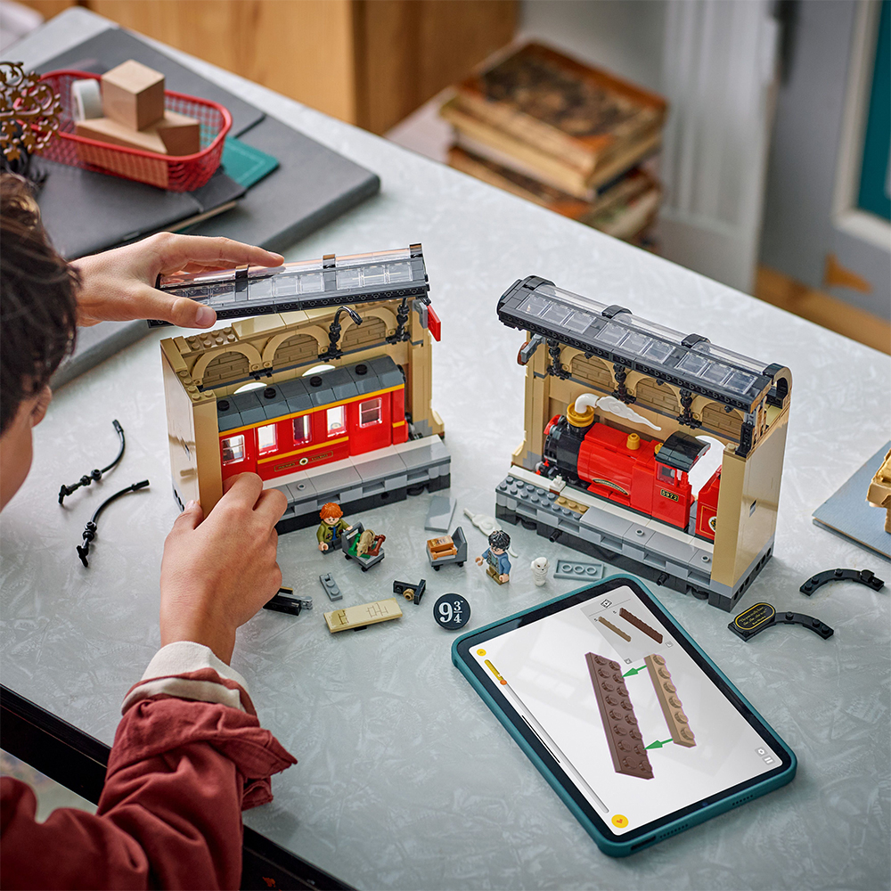 Замовити Конструктор LEGO Harry Potter Бук нук: Хогвардський експрес (76450-)