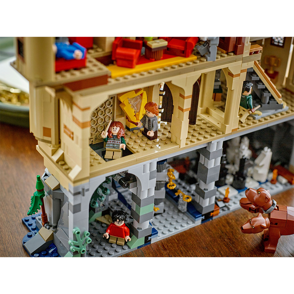 У Фокстрот Конструктор LEGO Harry Potter Замок Хогвардс: головна вежа (76454)