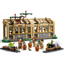 Конструктор LEGO Harry Potter Замок Хогвардс: урок гербології (76445)