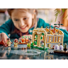 Конструктор LEGO Harry Potter Замок Хогвардс: урок гербології (76445)