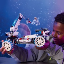 Конструктор LEGO Technic Місяць Lunar Outpost Космічний корабель (42211)
