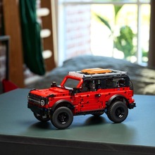 Конструктор LEGO Technic Позашляховик Ford Bronco (42213)