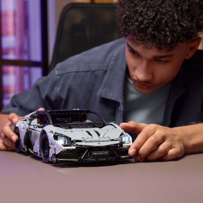 Конструктор LEGO Technic Суперкар Lamborghini Revuelto (42214) Тип транспорту гоночний автомобіль