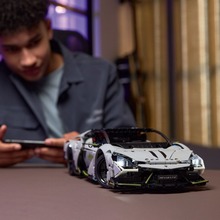 Конструктор LEGO Technic Суперкар Lamborghini Revuelto (42214)
