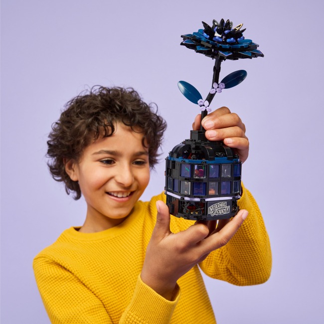 Конструктор LEGO Wednesday Квітка чорної жоржини (76784) Кріплення блок