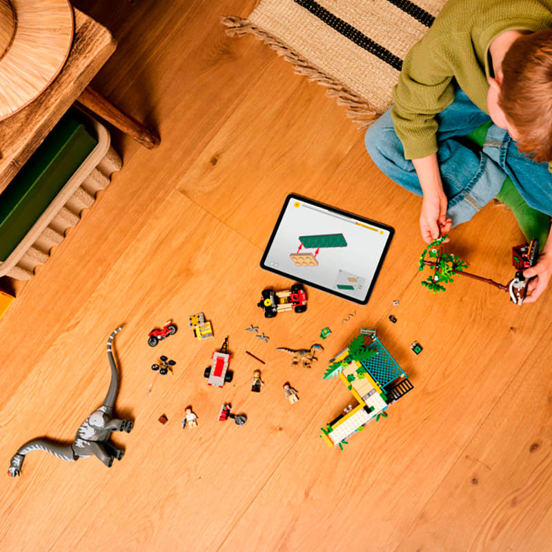 Зовнішній вигляд Конструктор LEGO Jurassic World Місія з відстеження раптора та титанозавра 582 ел (76973)