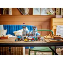 Конструктор LEGO Creator Середньовічний замок з лицарем на коні 1371 ел (31168)