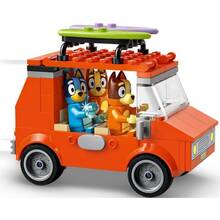 Конструктор LEGO Bluey Пляж та сімейна поїздка на автомобілі Блуї 133 ел (11202)