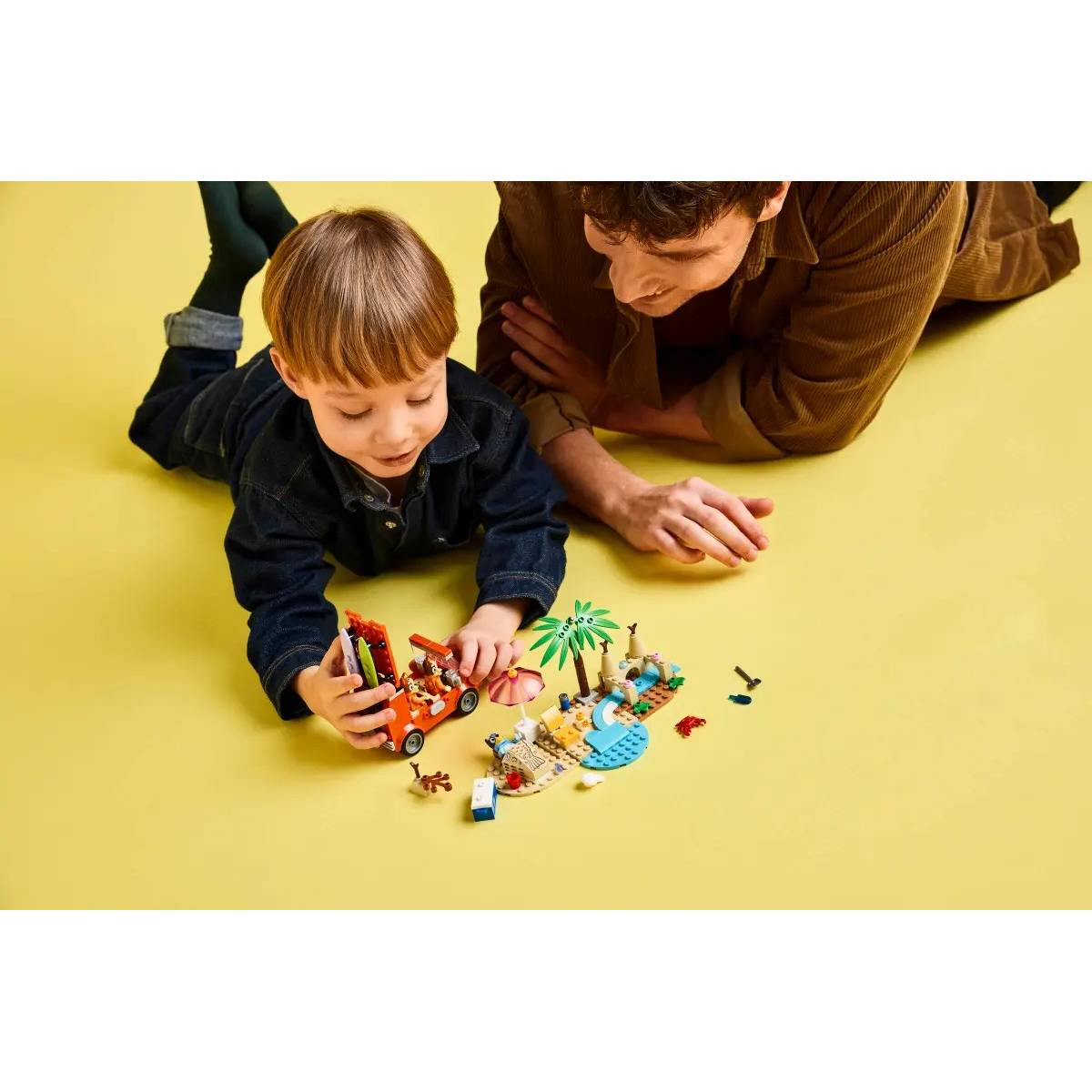 Замовити Конструктор LEGO Bluey Пляж та сімейна поїздка на автомобілі Блуї 133 ел (11202)