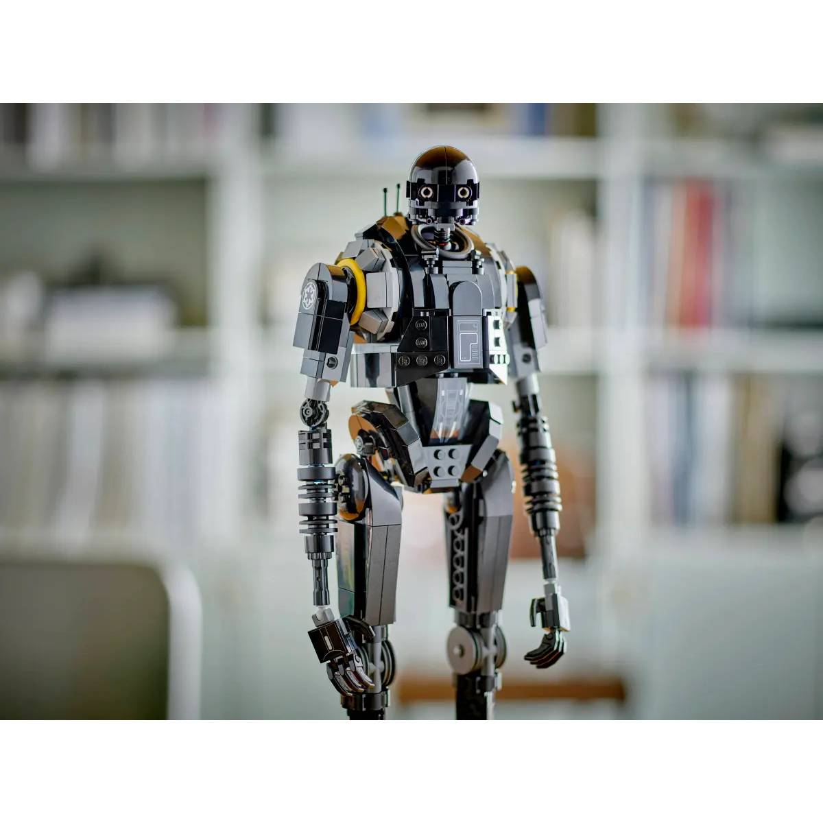 Зовнішній вигляд Конструктор LEGO Star Wars Дроїд-охоронець K-2SO 845 ел (75434)