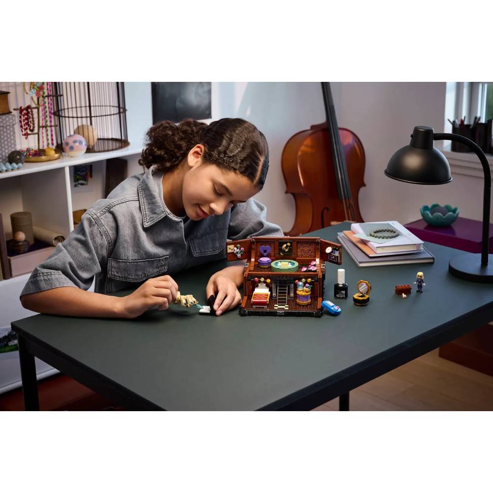 В интернет магазине Конструктор LEGO Wednesday Квартира Ричи 828 эл (76785)