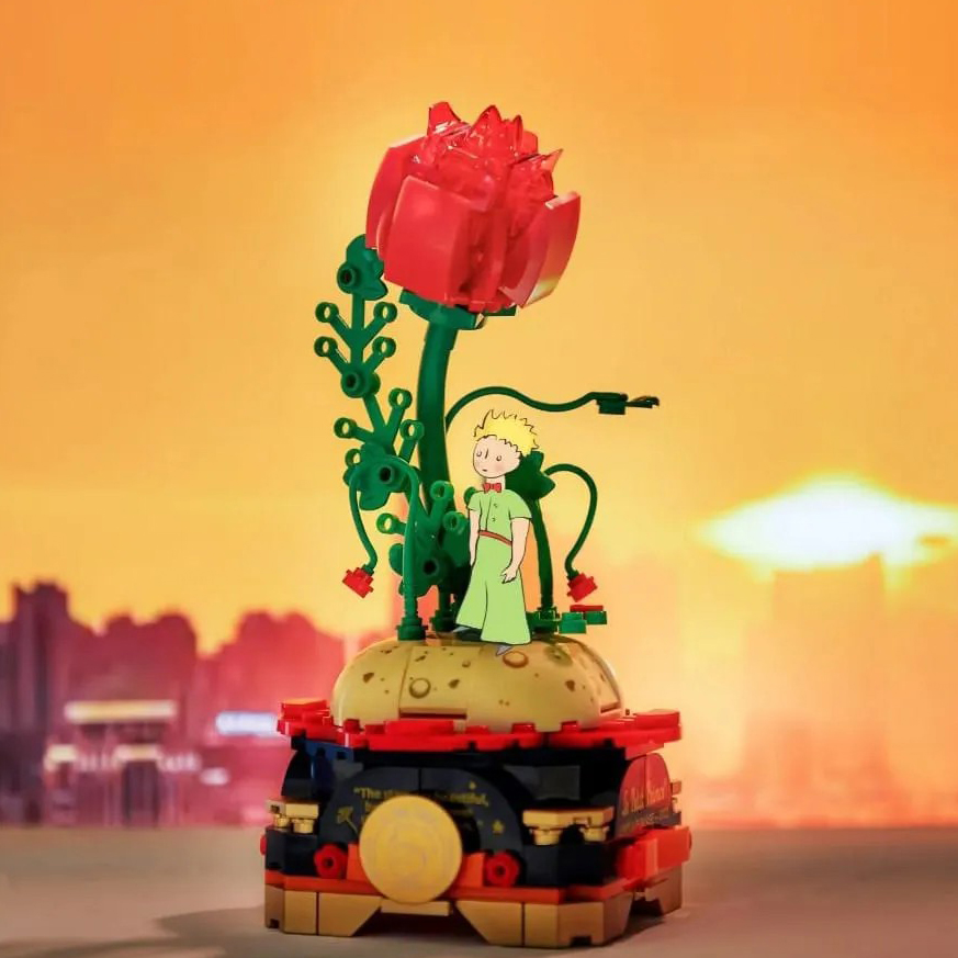 Конструктор PANTASY Le Petit Prince Єдина троянда (86320) Головний персонаж Маленький принц