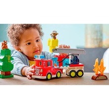 Конструктор LEGO Duplo Town Пожежна машина зі шлангом та пожежним 28 деталей (10473)